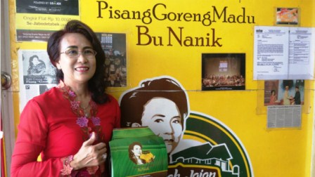 Nanik Soelaswati, pemilik outlet pisang goreng madu